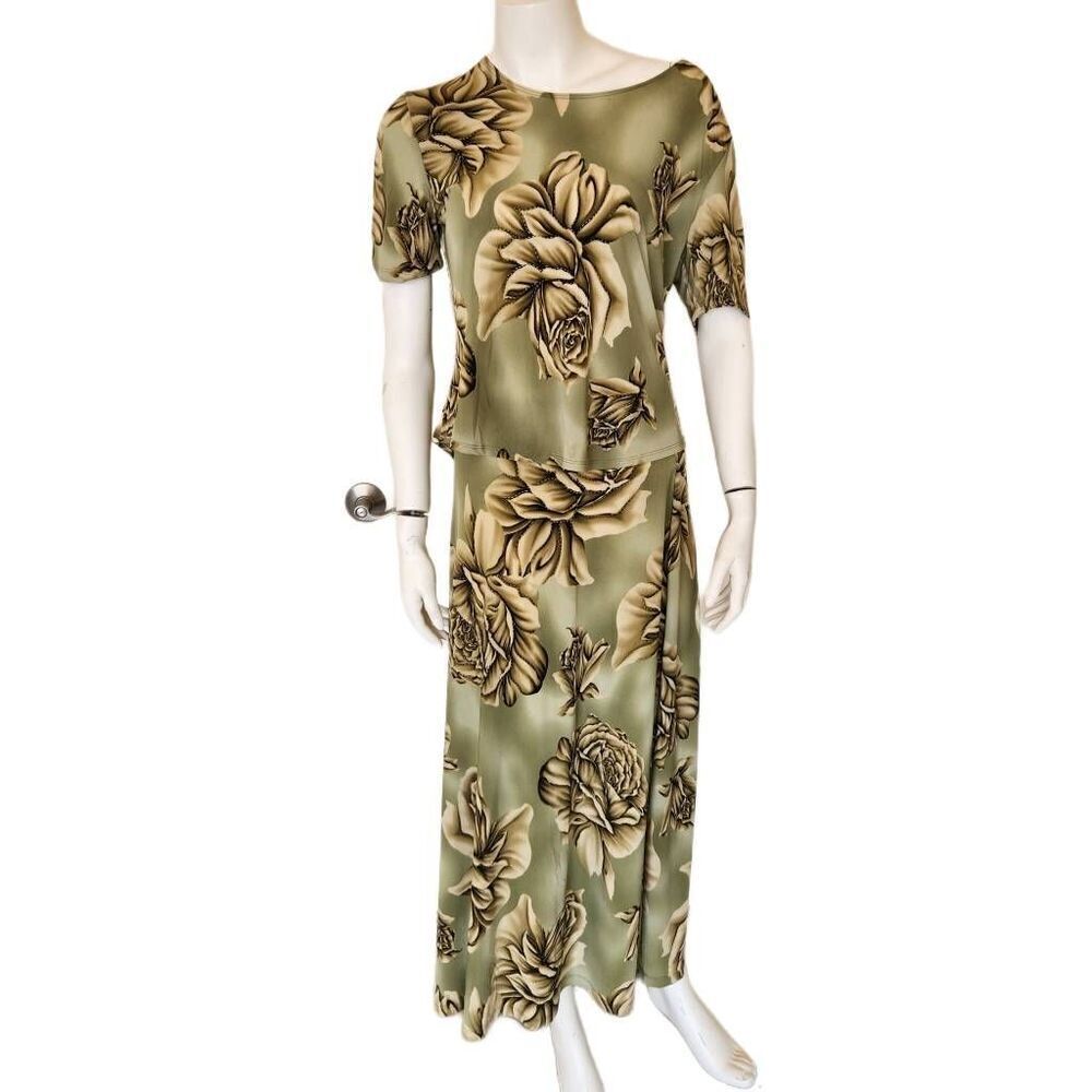 Dressbarn womens Medium 2 pc set light green y2k skirt blouse floral comfy dress